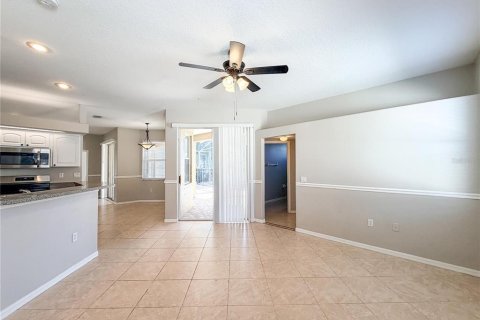 House in New Port Richey, Florida 3 bedrooms, 155.8 sq.m. № 2391589 - photo 23
