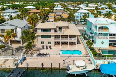 Casa en venta en Key Largo, Florida, 7 dormitorios, 374.58 m2 № 2274532 - foto 2