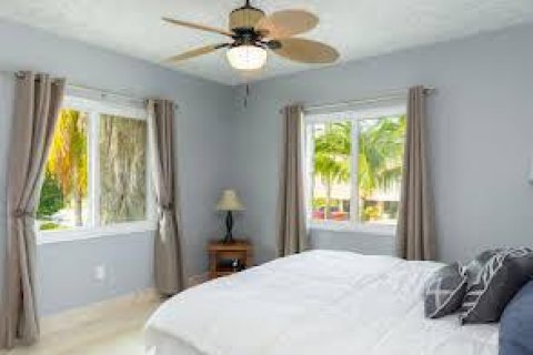 Casa en venta en Key Largo, Florida, 7 dormitorios, 374.58 m2 № 2274532 - foto 20