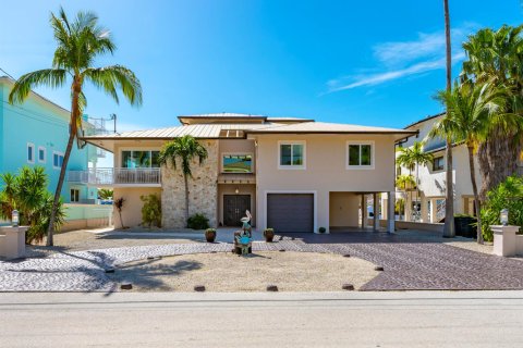 Casa en Key Largo, Florida 7 dormitorios, 374.58 m2 № 2274532