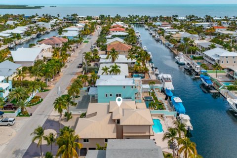 Casa en venta en Key Largo, Florida, 7 dormitorios, 374.58 m2 № 2274532 - foto 4