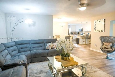 Casa en venta en Lakeland, Florida, 4 dormitorios, 182 m2 № 2081876 - foto 6