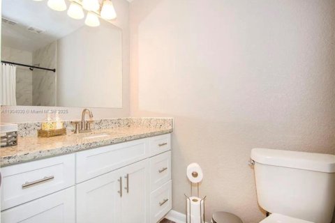 Casa en venta en Lakeland, Florida, 4 dormitorios, 182 m2 № 2081876 - foto 22