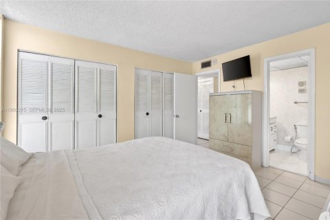 Condominio en venta en Miami, Florida, 3 dormitorios, 117.61 m2 № 1986119 - foto 10