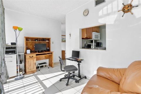 Condominio en venta en Miami, Florida, 3 dormitorios, 117.61 m2 № 1986119 - foto 5