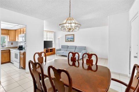 Condominio en venta en Miami, Florida, 3 dormitorios, 117.61 m2 № 1986119 - foto 3