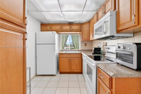 Condominio en venta en Miami, Florida, 3 dormitorios, 117.61 m2 № 1986119 - foto 6