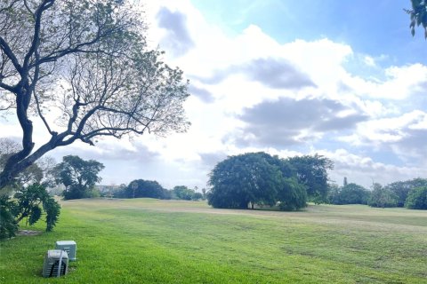 Condo in Pompano Beach, Florida, 1 bedroom  № 1231289 - photo 1