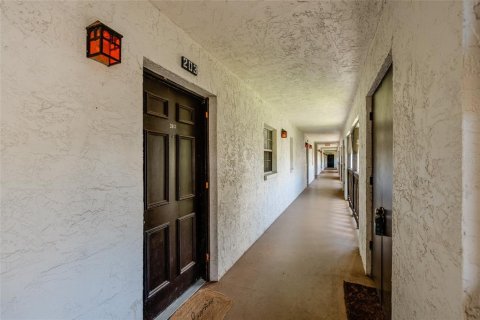Condo in Clearwater, Florida, 2 bedrooms  № 2377892 - photo 2