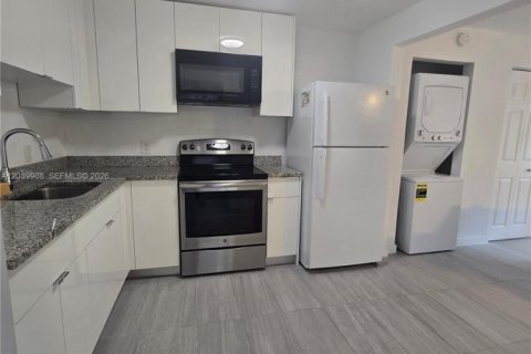 House in Dania Beach, Florida 1 bedroom № 2089575