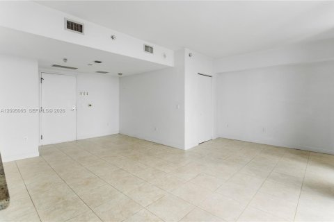 Copropriété à louer à Miami, Floride: 53.88 m2 № 2388386 - photo 3