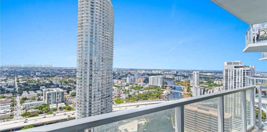 Studio à Condo à Miami, Floride  № 2388386