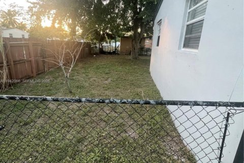 Casa en venta en Hollywood, Florida, 4 dormitorios, 85.47 m2 № 1999913 - foto 15