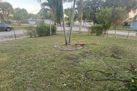 Casa en venta en Hollywood, Florida, 4 dormitorios, 85.47 m2 № 1999913 - foto 13