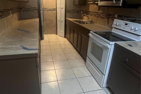 Casa en venta en Hollywood, Florida, 4 dormitorios, 85.47 m2 № 1999913 - foto 18