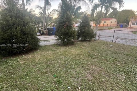 Casa en venta en Hollywood, Florida, 4 dormitorios, 85.47 m2 № 1999913 - foto 16