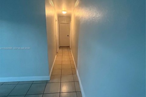 Casa en venta en Hollywood, Florida, 4 dormitorios, 85.47 m2 № 1999913 - foto 12