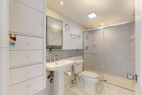 Condominio en venta en Hallandale Beach, Florida, 3 dormitorios, 132.85 m2 № 1972458 - foto 21