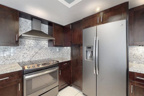 Condominio en venta en Hallandale Beach, Florida, 3 dormitorios, 132.85 m2 № 1972458 - foto 13