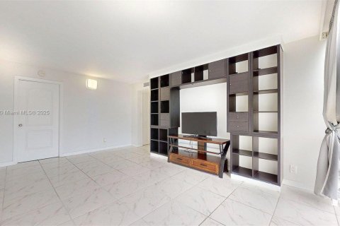 Condominio en venta en Hallandale Beach, Florida, 3 dormitorios, 132.85 m2 № 1972458 - foto 19