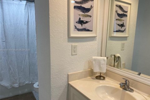 Copropriété à louer à Hollywood, Floride: 2 chambres, 107.12 m2 № 2155116 - photo 9