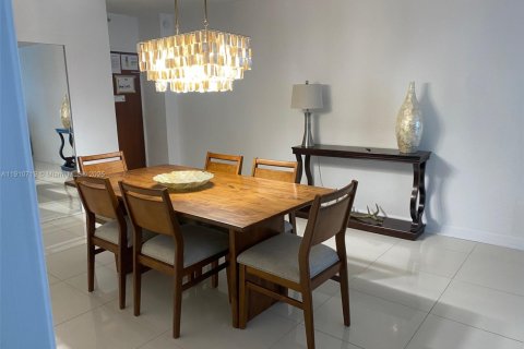 Copropriété à louer à Hollywood, Floride: 2 chambres, 107.12 m2 № 2155116 - photo 10