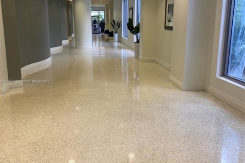Copropriété à louer à Hollywood, Floride: 2 chambres, 107.12 m2 № 2155116 - photo 2