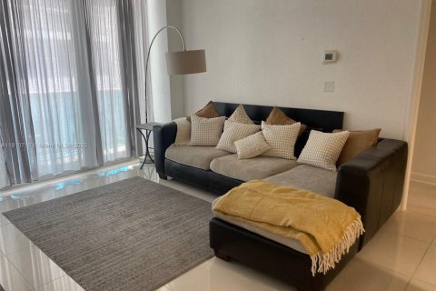 Copropriété à louer à Hollywood, Floride: 2 chambres, 107.12 m2 № 2155116 - photo 6