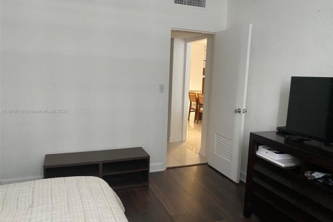 Copropriété à louer à Hollywood, Floride: 2 chambres, 107.12 m2 № 2155116 - photo 17