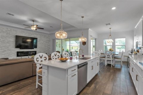House in Riverview, Florida 5 bedrooms, 315.4 sq.m. № 2232975 - photo 28