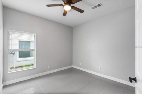 House in Oviedo, Florida 3 bedrooms, 156.73 sq.m. № 2167622 - photo 14