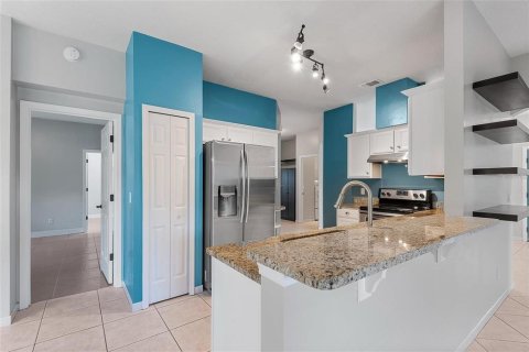 House in Oviedo, Florida 3 bedrooms, 156.73 sq.m. № 2167622 - photo 6