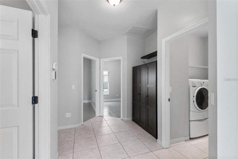 House in Oviedo, Florida 3 bedrooms, 156.73 sq.m. № 2167622 - photo 12