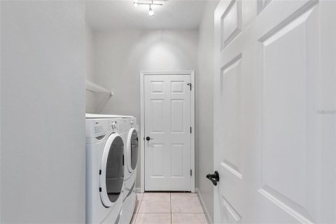 House in Oviedo, Florida 3 bedrooms, 156.73 sq.m. № 2167622 - photo 16