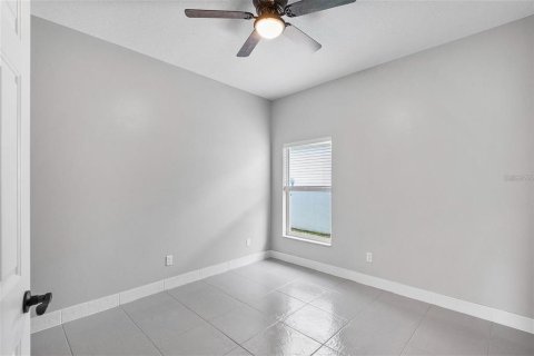 House in Oviedo, Florida 3 bedrooms, 156.73 sq.m. № 2167622 - photo 13