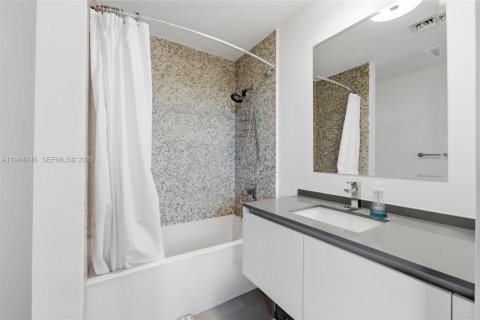 Copropriété à vendre à Miami, Floride: 3 chambres, 155.7 m2 № 2008513 - photo 19