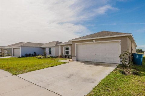Villa ou maison à vendre à Haines City, Floride: 4 chambres, 166.39 m2 № 2143322 - photo 3