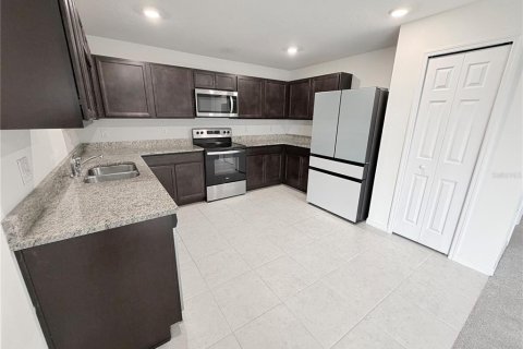 Villa ou maison à vendre à Haines City, Floride: 4 chambres, 166.39 m2 № 2143322 - photo 13
