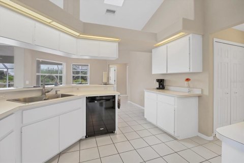 Villa ou maison à vendre à Rotonda, Floride: 3 chambres, 180.51 m2 № 1827367 - photo 11