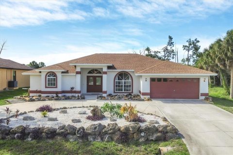 Villa ou maison à vendre à Rotonda, Floride: 3 chambres, 180.51 m2 № 1827367 - photo 1
