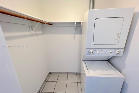 Appartement à louer à Miami Beach, Floride: 1 chambre, 61.13 m2 № 2044369 - photo 11