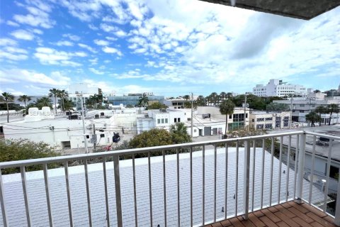 Appartement à louer à Miami Beach, Floride: 1 chambre, 61.13 m2 № 2044369 - photo 4