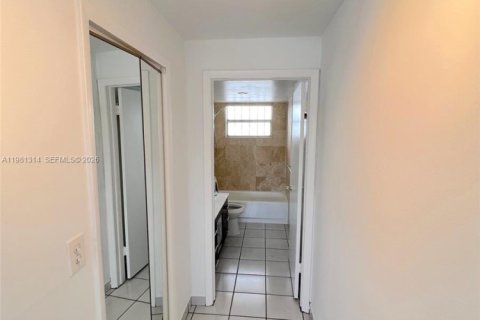 Appartement à louer à Miami Beach, Floride: 1 chambre, 61.13 m2 № 2044369 - photo 10