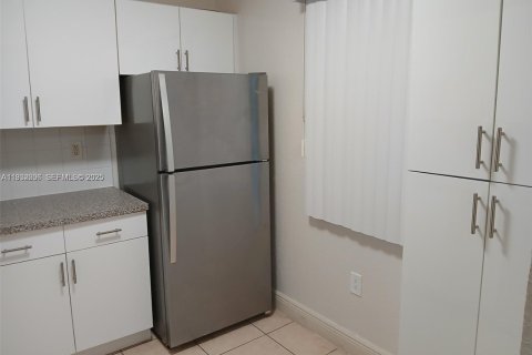 Снять в аренду кондоминиум в Майами, Флорида 2 спальни, 92.25м2, № 1991593 - фото 7