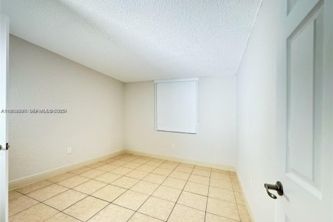 Снять в аренду кондоминиум в Майами, Флорида 2 спальни, 92.25м2, № 1991593 - фото 14