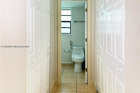 Снять в аренду кондоминиум в Майами, Флорида 2 спальни, 92.25м2, № 1991593 - фото 10