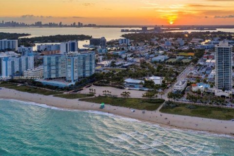 Condominio en venta en Miami Beach, Florida, 35.95 m2 № 1987763 - foto 14