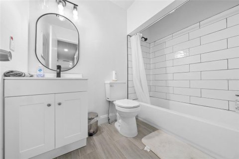 Condo in Winter Park, Florida, 2 bedrooms  № 1568273 - photo 13