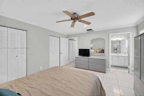 House in West Palm Beach, Florida 2 bedrooms, 139.82 sq.m. № 2015113 - photo 23