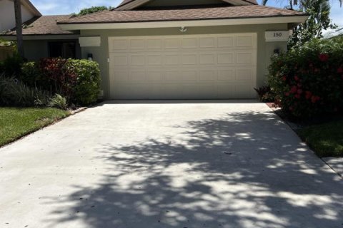 Villa ou maison à louer à Jupiter, Floride: 3 chambres, 175.49 m2 № 2168959 - photo 2